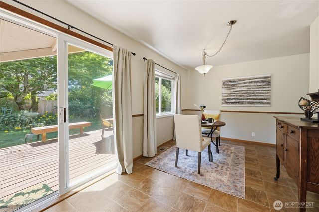 1067 Swanson Way NE, Poulsbo, WA 98370