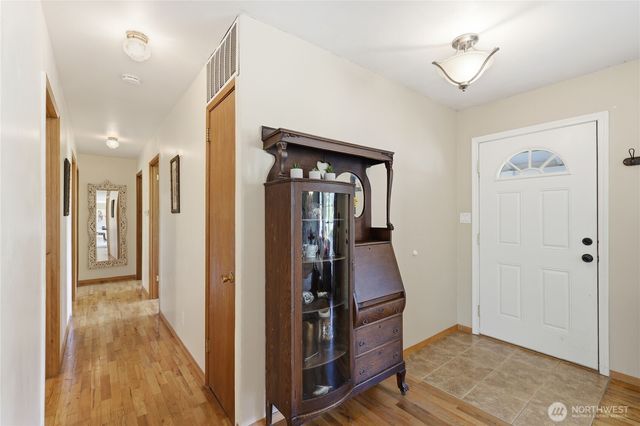 1067 Swanson Way NE, Poulsbo, WA 98370