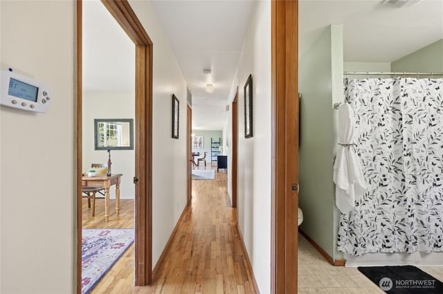 1067 Swanson Way NE, Poulsbo, WA 98370