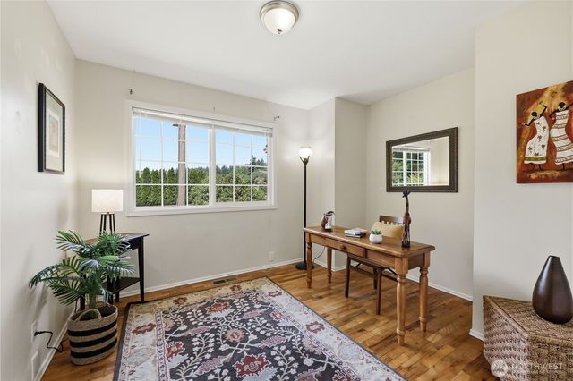 1067 Swanson Way NE, Poulsbo, WA 98370