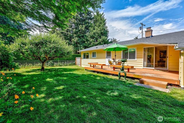 1067 Swanson Way NE, Poulsbo, WA 98370