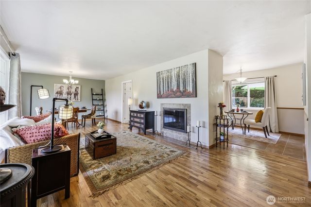 1067 Swanson Way NE, Poulsbo, WA 98370