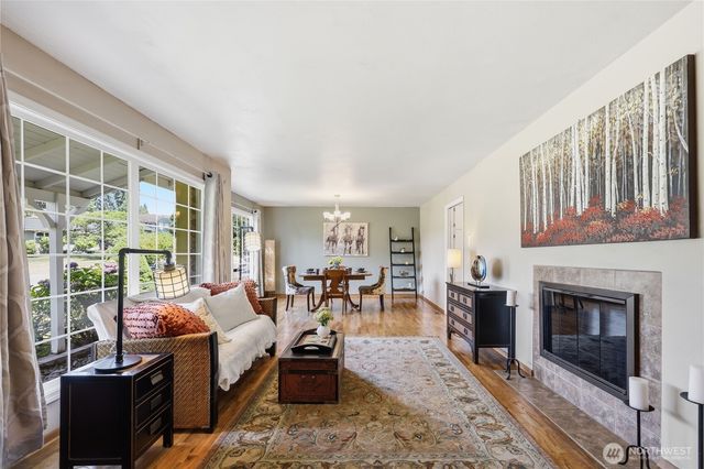 1067 Swanson Way NE, Poulsbo, WA 98370