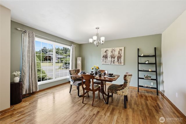 1067 Swanson Way NE, Poulsbo, WA 98370