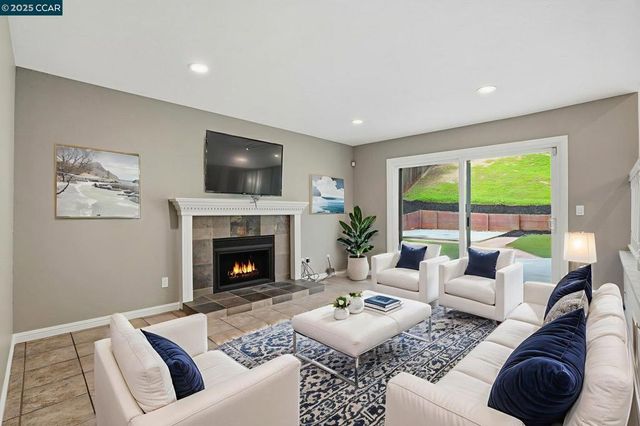 3025 Sunflower Dr, Antioch, CA 94531