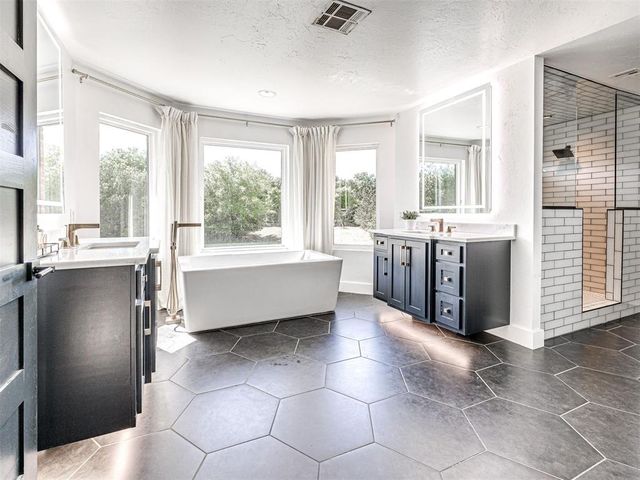 2113 Highlands Landing, Edmond, OK 73013