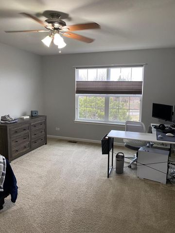 3032 Long Common Parkway, Elgin, IL 60124