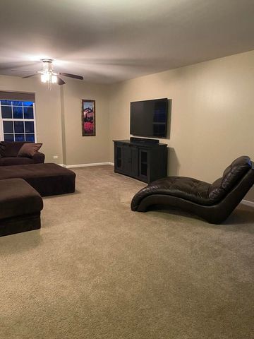 3032 Long Common Parkway, Elgin, IL 60124