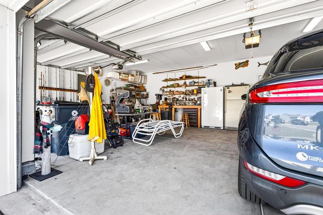 385 Castaway Key Dr., Pawleys Island, SC 29585