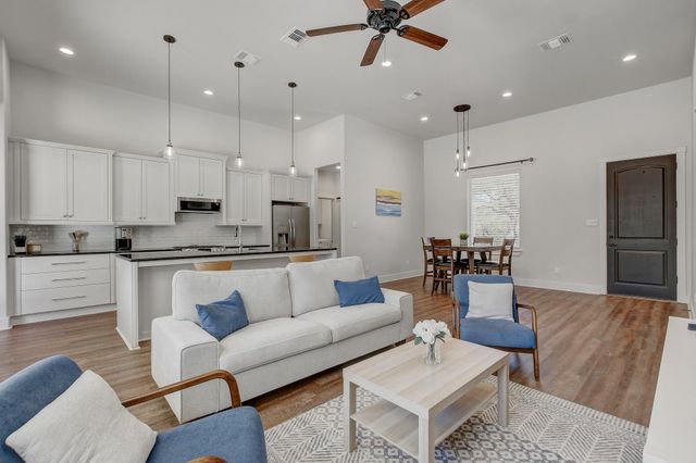 21814 Bluejay BLVD, Lago Vista, TX 78645