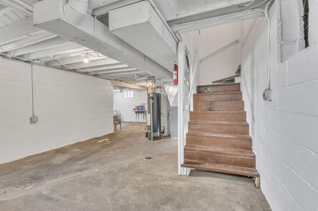 6187 Cleveland Street, Merrillville, IN 46410