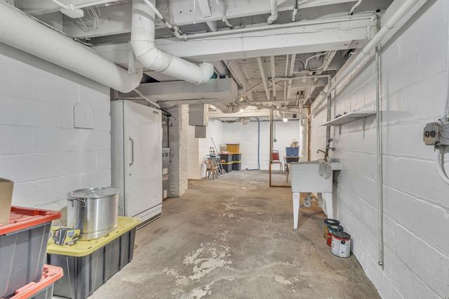 6187 Cleveland Street, Merrillville, IN 46410