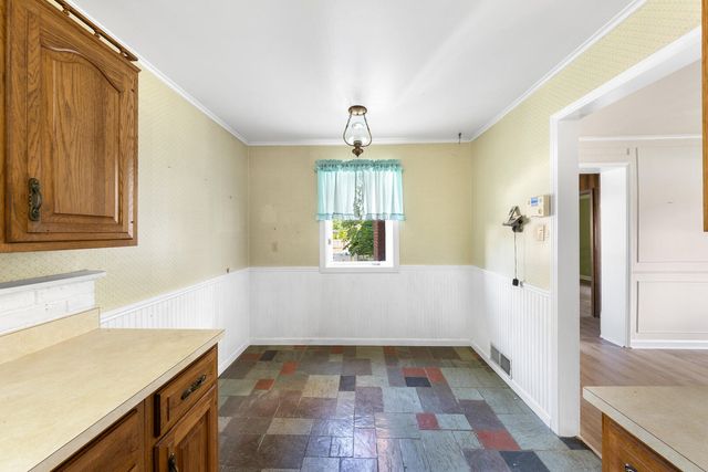 17606 N Burnham Avenue, Lansing, IL 60438