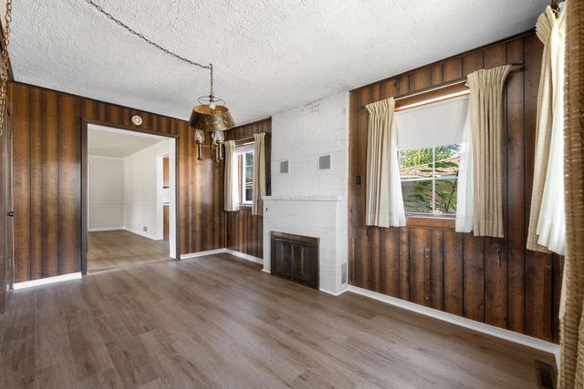 17606 N Burnham Avenue, Lansing, IL 60438