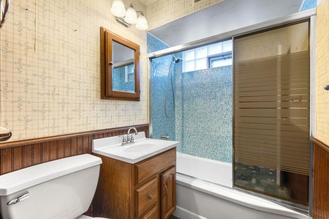 17606 N Burnham Avenue, Lansing, IL 60438