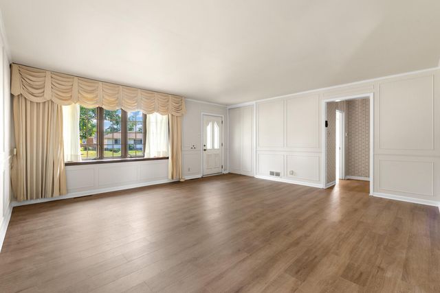 17606 N Burnham Avenue, Lansing, IL 60438