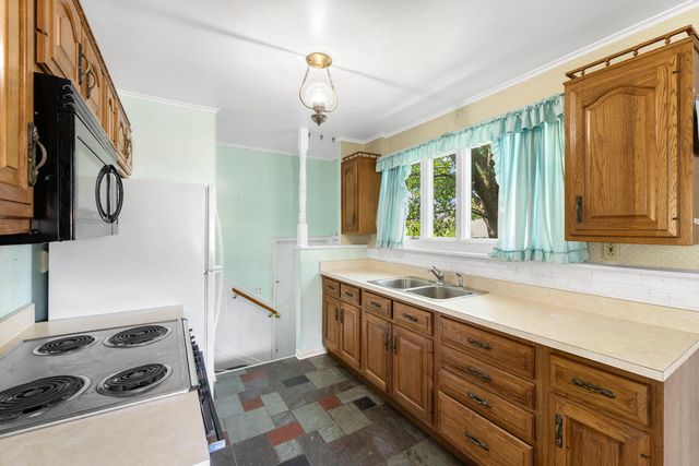 17606 N Burnham Avenue, Lansing, IL 60438