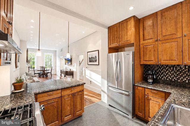 319 C ST SE, Washington, DC 20003