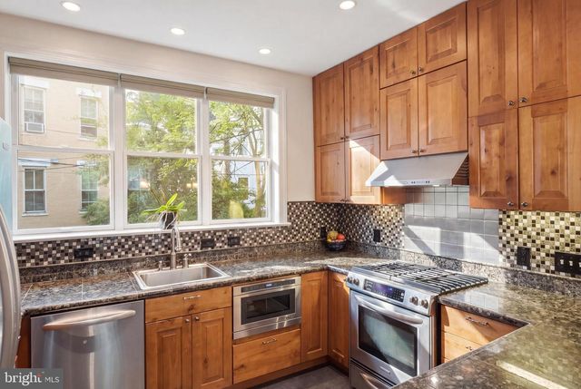 319 C ST SE, Washington, DC 20003
