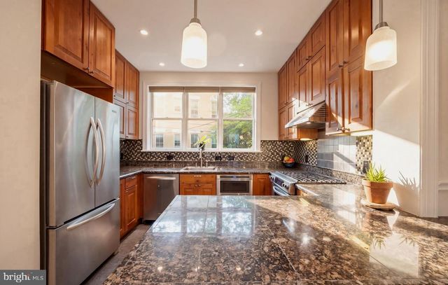 319 C ST SE, Washington, DC 20003