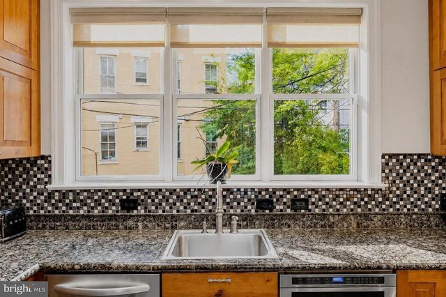 319 C ST SE, Washington, DC 20003