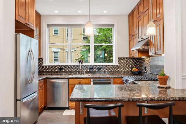 319 C ST SE, Washington, DC 20003