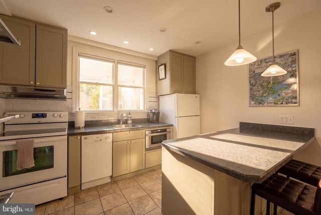 319 C ST SE, Washington, DC 20003