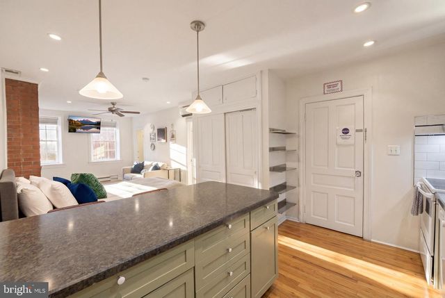 319 C ST SE, Washington, DC 20003