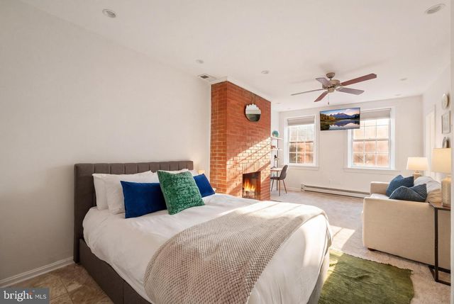 319 C ST SE, Washington, DC 20003