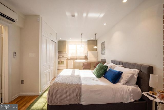 319 C ST SE, Washington, DC 20003