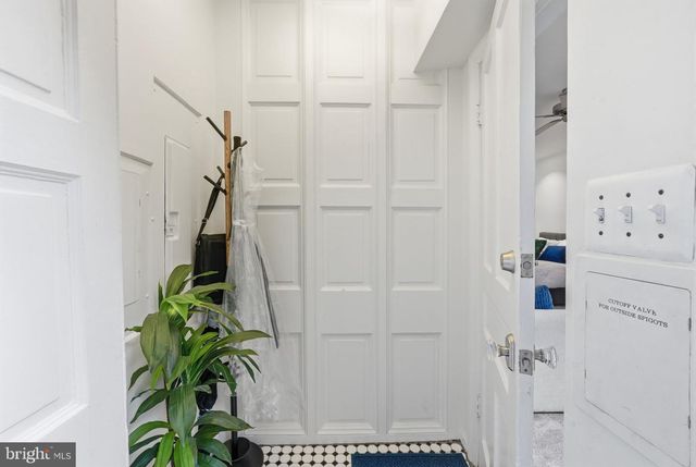 319 C ST SE, Washington, DC 20003