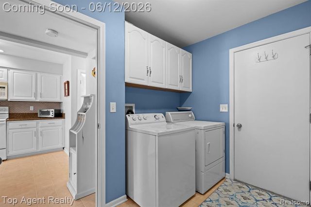 7214 Harbor Drive, Clay, MI 48001