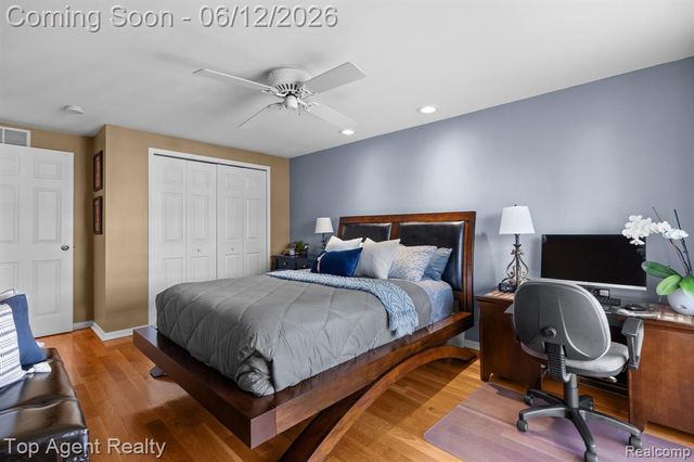 7214 Harbor Drive, Clay, MI 48001