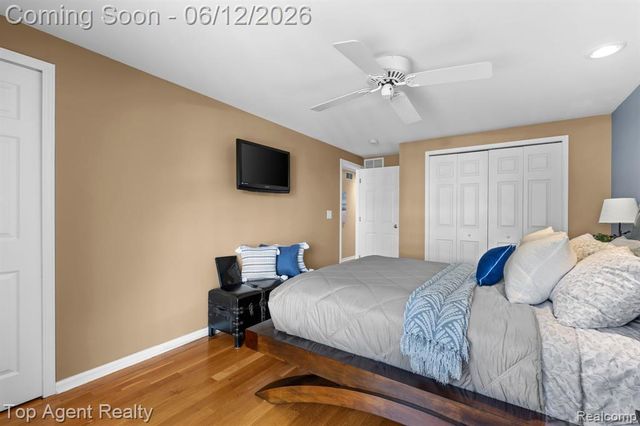 7214 Harbor Drive, Clay, MI 48001