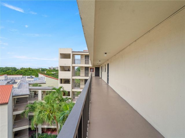2314 S Cypress Bend 611, Pompano Beach, FL 33069
