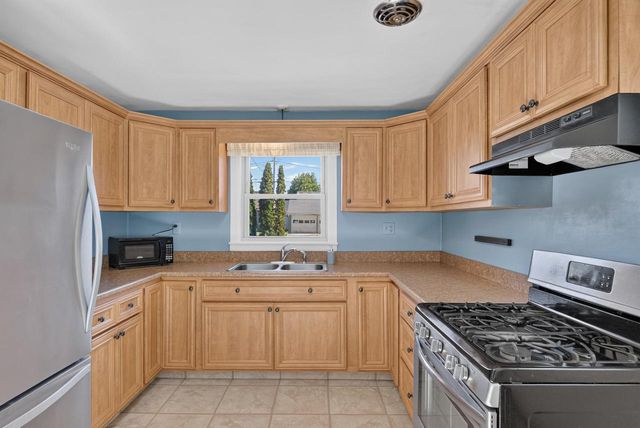 2114 Arizona AVENUE, Sheboygan, WI 53081