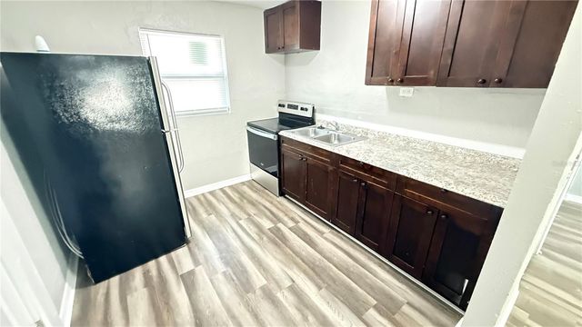 806 E ROBLES STREET, Tampa, FL 33602