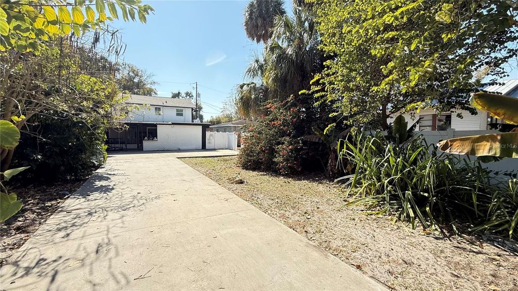 806 E ROBLES STREET, Tampa, FL 33602