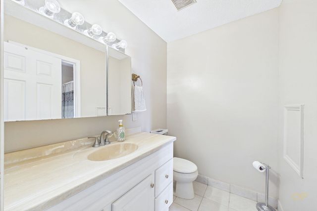 2743 Cranberry Hwy 13B, Wareham, MA 02571