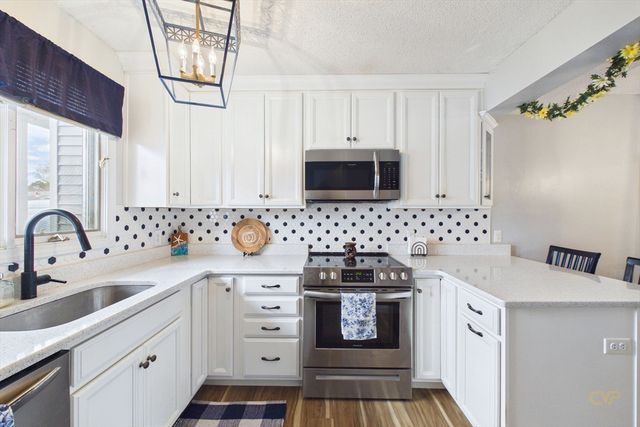 2743 Cranberry Hwy 13B, Wareham, MA 02571