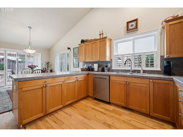 20967 YUKON St, Aurora, OR 97002