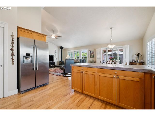 20967 YUKON St, Aurora, OR 97002