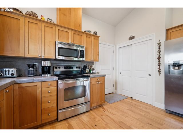 20967 YUKON St, Aurora, OR 97002