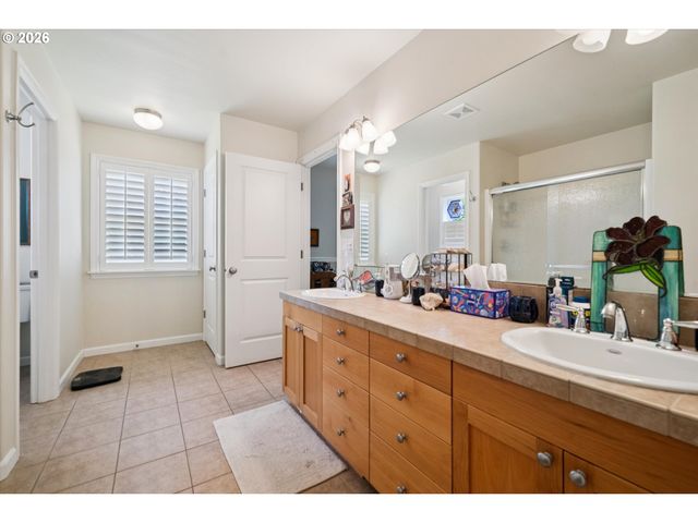20967 YUKON St, Aurora, OR 97002