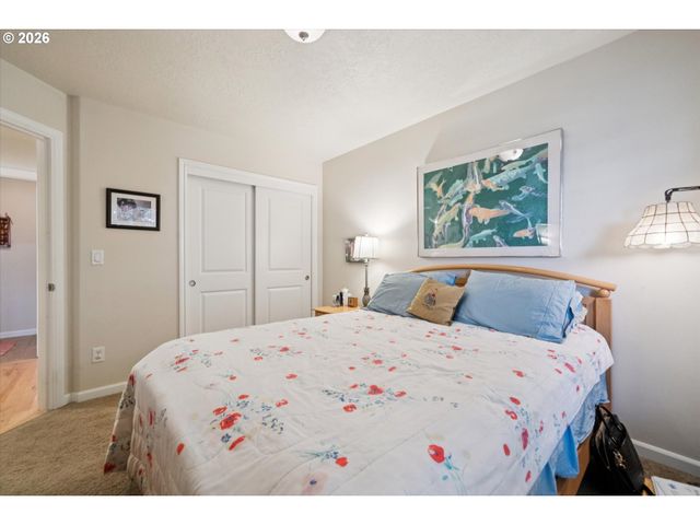 20967 YUKON St, Aurora, OR 97002