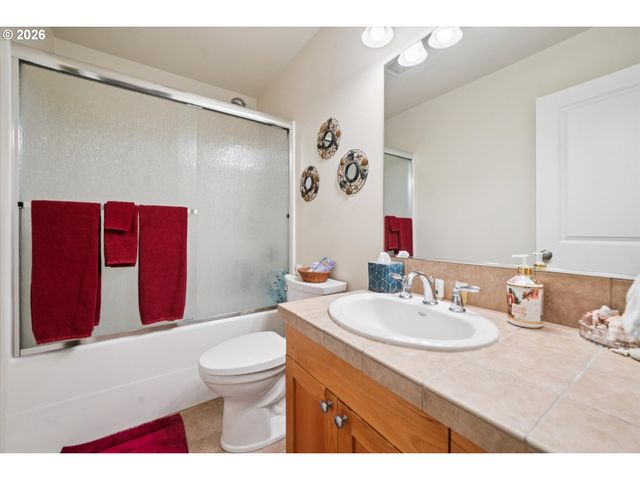 20967 YUKON St, Aurora, OR 97002