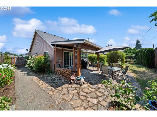 20967 YUKON St, Aurora, OR 97002