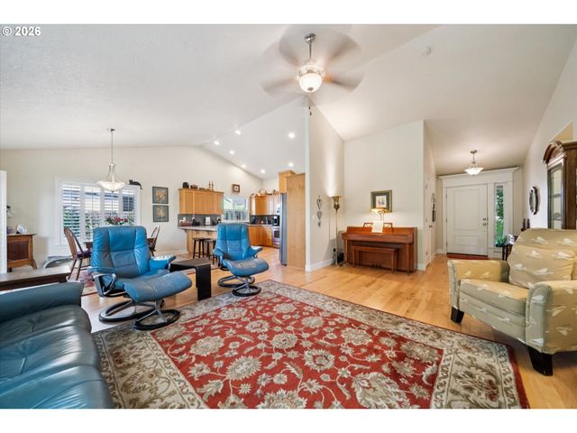 20967 YUKON St, Aurora, OR 97002