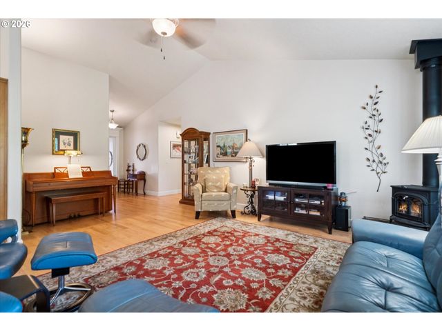 20967 YUKON St, Aurora, OR 97002