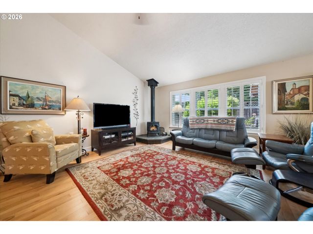 20967 YUKON St, Aurora, OR 97002